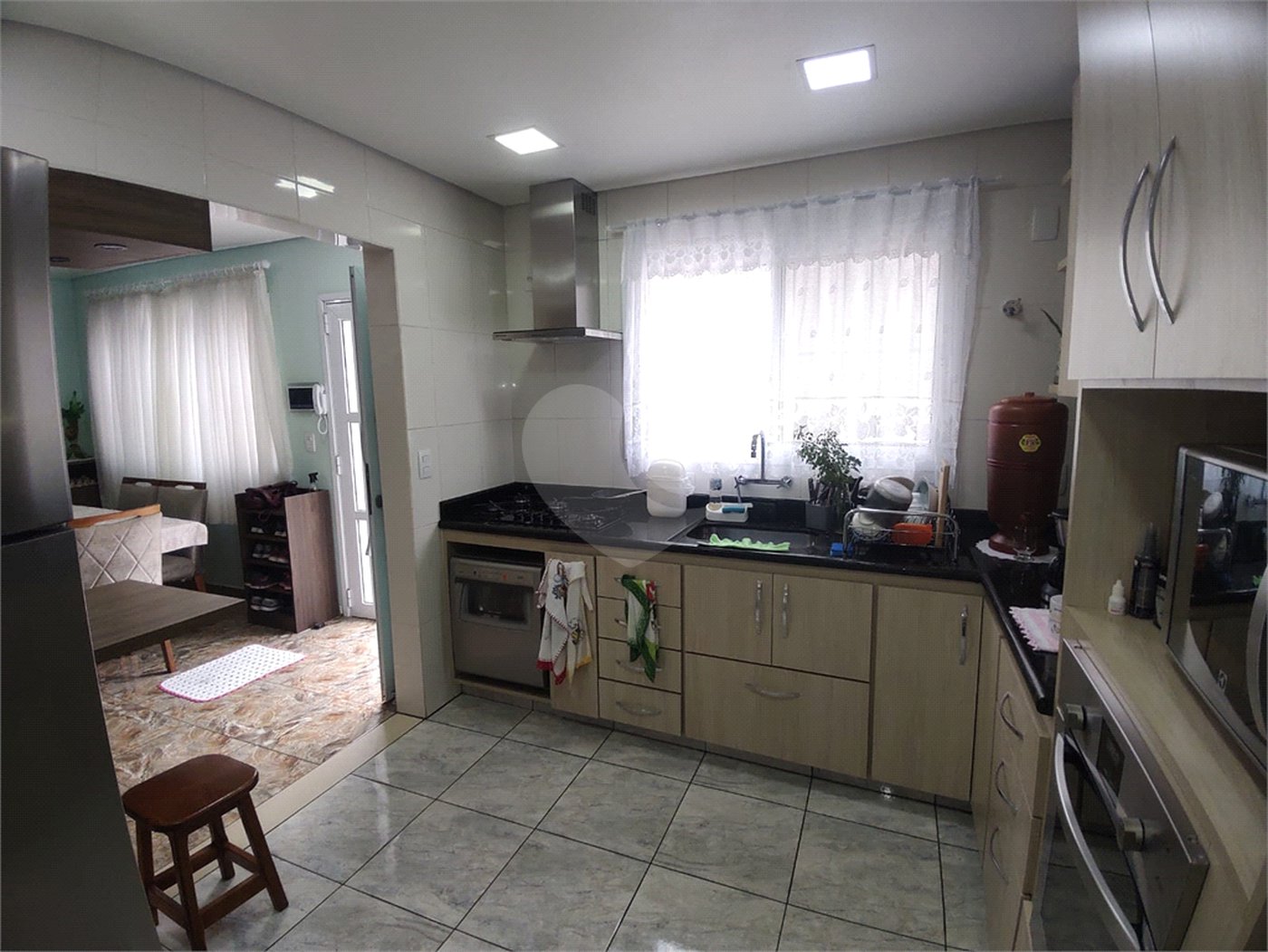Casa à venda com 2 suítes no condomínio Morada das Hortênsias, São Paulo - SP