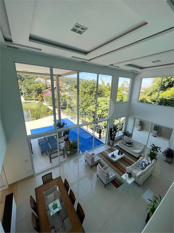Casa à venda com 6 quartos, sendo 4 suítes,  no condomínio Estância Marambaia, Vinhedo - SP