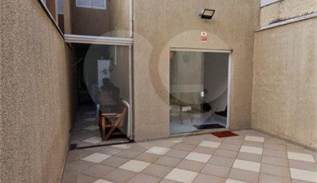 Sobrado à venda com 3 quartos, sendo 1 suíte,  em Jardim Leocádia, Sorocaba, SP