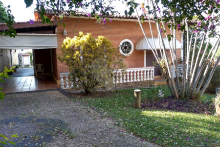 Casa à venda com 3 quartos, sendo 1 suíte, no Centro, Vinhedo, SP