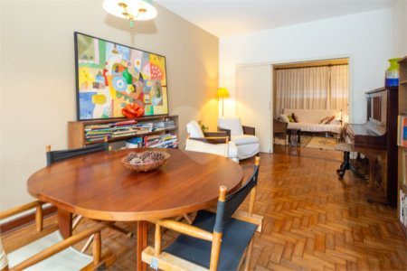 Casa à venda com 3 quartos, sendo 1 suíte, em Alto da Boa Vista, São Paulo, SP