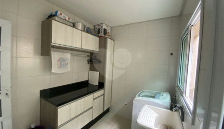 Sobrado à venda com 3 quartos, sendo 1 suíte,  em Jardim Vila Galvão, Guarulhos, SP