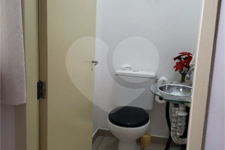 Casa à venda com 3 suítes em Cambuci, São Paulo, SP