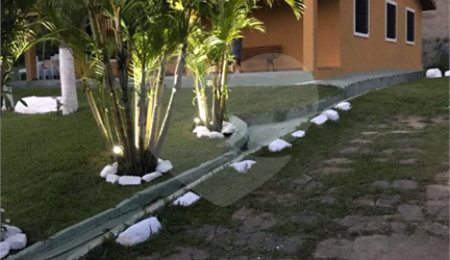 Chácara à venda com 4 quartos, sendo 1 suíte,  em Parque dos Jacarandás, Arujá, SP