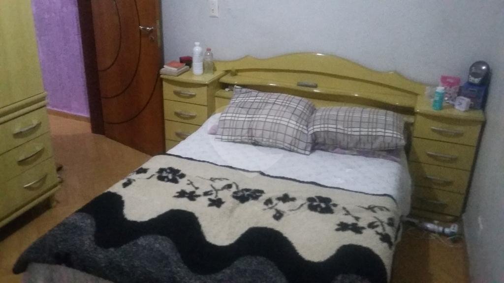 Casa à venda com 2 quartos, sendo 1 suíte, no condomínio Travessa Carmem Lúcia Carneiro,88, São Paulo - SP