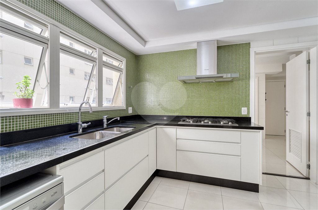Apartamento à venda com 4 suítes em Alto da Boa Vista, São Paulo, SP