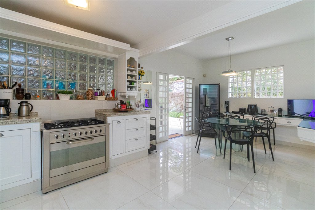 Casa à venda com 4 quartos, sendo 3 suítes, em Brooklin, São Paulo, SP