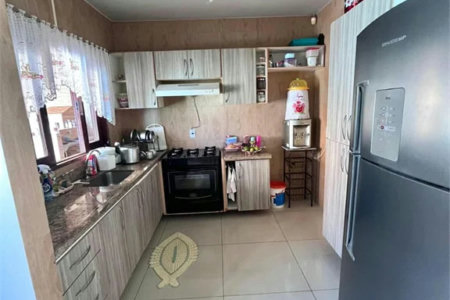 Casa à venda com 6 quartos, sendo 1 suíte,  no Centro, Balsas, MA