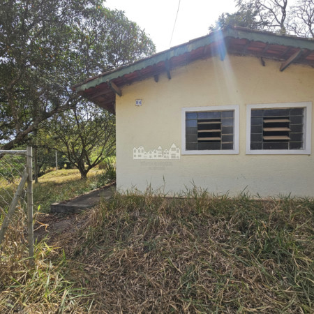 Chácara à venda com 2 quartos em Estância Santa Maria do Laranjal, Atibaia, SP