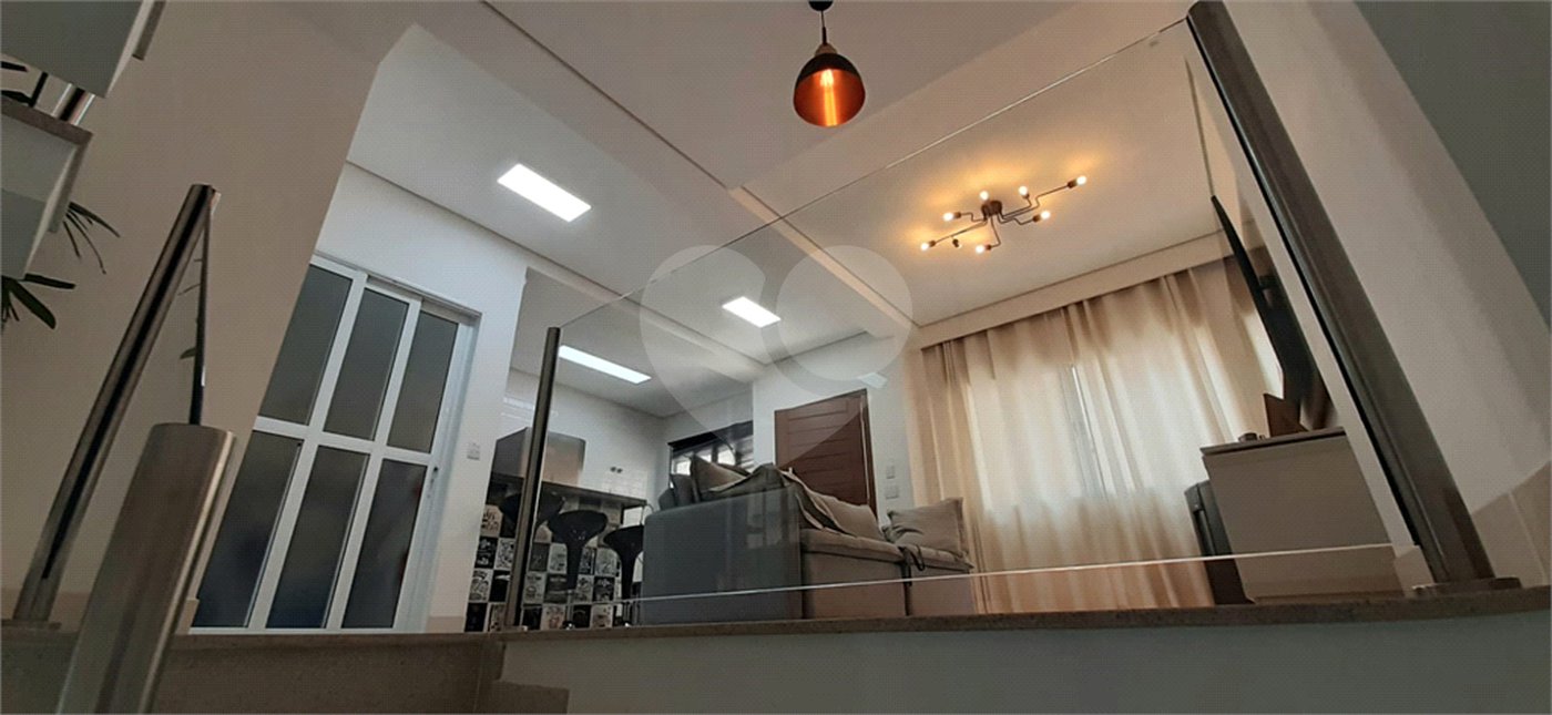 Casa à venda com 3 quartos, sendo 1 suíte, no condomínio Residencial Gran Veiga, São Paulo - SP