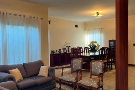 Casa à venda com 3 quartos, sendo 1 suíte,  em Santos Dumont, Três Lagoas, MS