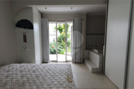 Casa à venda com 4 quartos, sendo 3 suítes, no condomínio Vila Inglesa, Sorocaba - SP