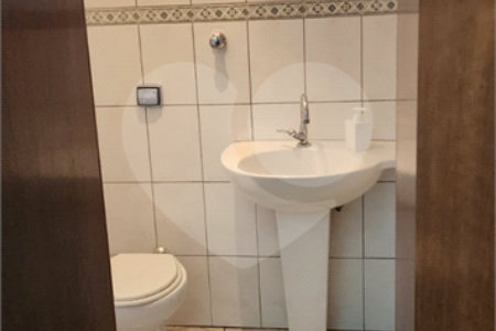 Casa à venda com 4 quartos, sendo 2 suítes, em Vila Cordeiro, São Paulo, SP