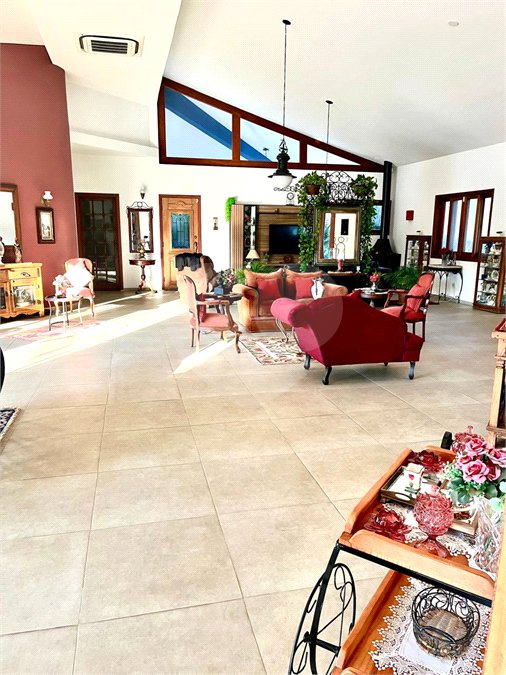 Casa à venda com 4 suítes no condomínio Residencial Vale das Laranjeiras, Indaiatuba - SP
