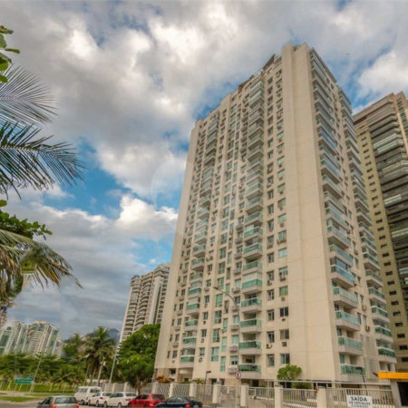 Apartamento à venda com 4 quartos, sendo 2 suítes,  em Barra da Tijuca, Rio de Janeiro, RJ