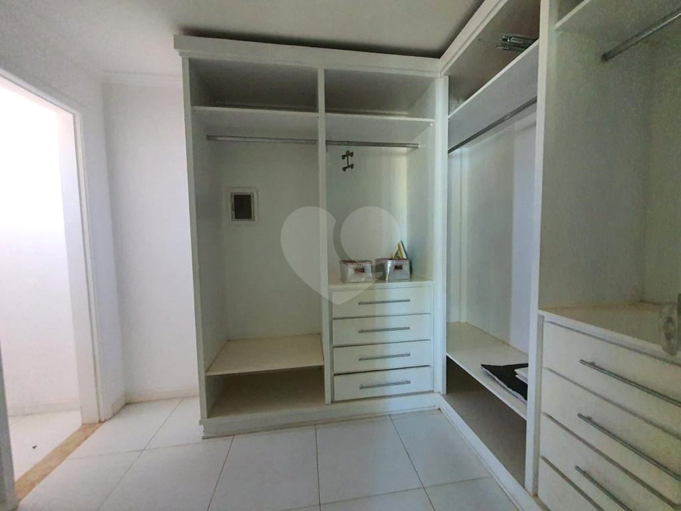 Casa à venda com 3 quartos, sendo 1 suíte,  em São José, Armação dos Búzios, RJ