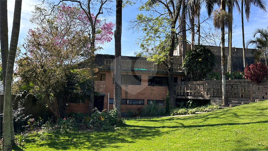 Casa à venda com 8 quartos, sendo 4 suítes, em Eldorado, Diadema, SP