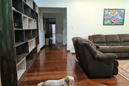 Casa à venda com 5 quartos, sendo 1 suíte, em Vila Lavínia, Mogi das Cruzes, SP