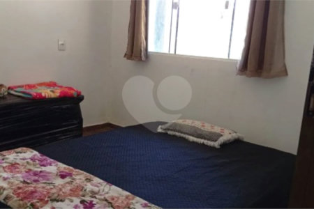 Chácara à venda com 4 quartos em Parque Maria Fernandes, São Paulo, SP
