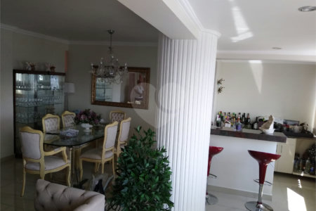Apartamento à venda com 3 quartos, sendo 1 suíte,  em Vila Vitória, Mogi das Cruzes, SP