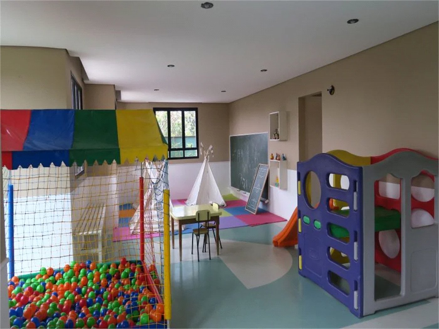 Apartamento à venda com 3 quartos, sendo 2 suítes, em Jardim Parque Morumbi, São Paulo, SP