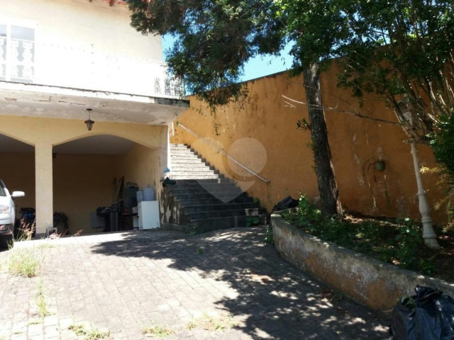 Sobrado à venda com 4 quartos, sendo 1 suíte,  em Tremembé, São Paulo, SP
