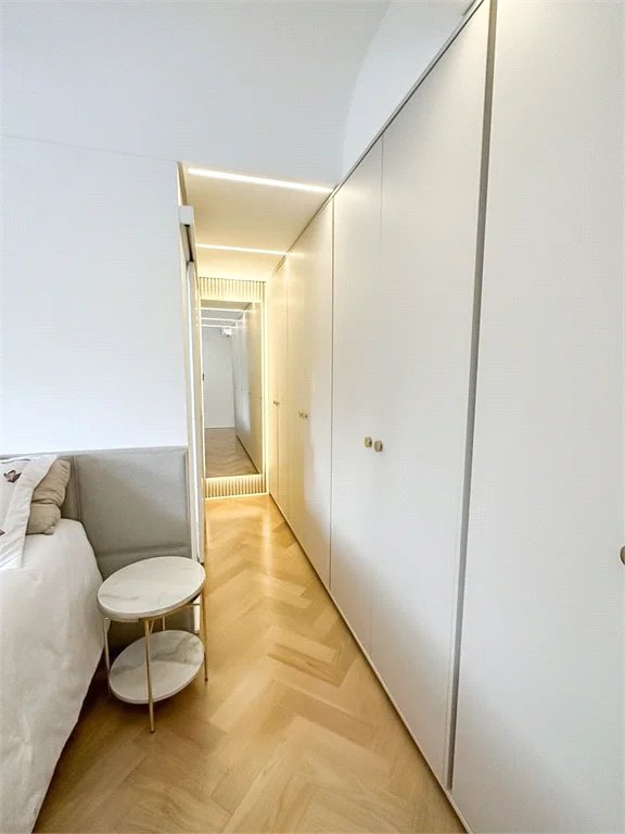 Apartamento à venda com 4 suítes em Vila Cordeiro, São Paulo, SP