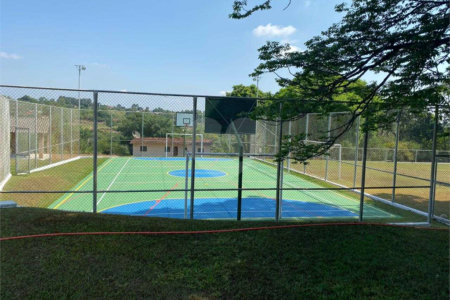 Chácara à venda com 9 quartos, sendo 6 suítes,  em Araçoiaba da Serra, SP