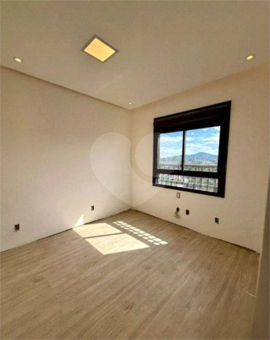Apartamento à venda com 3 quartos, sendo 2 suítes, em Barueri, Barueri, SP