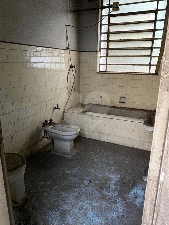 Casa à venda com 3 quartos, sendo 1 suíte, em Indianópolis, São Paulo, SP