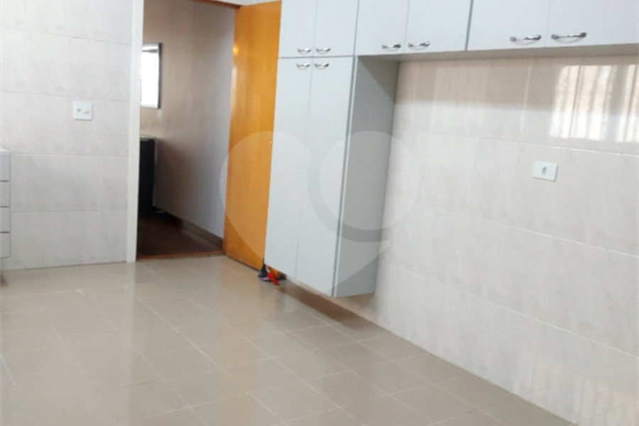 Sobrado à venda com 3 quartos, sendo 2 suítes, em Vila Romero, São Paulo, SP