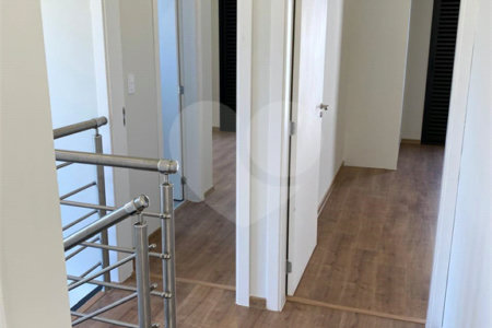 Casa à venda com 3 suítes no condomínio Villaggio Maranello, Vinhedo - SP