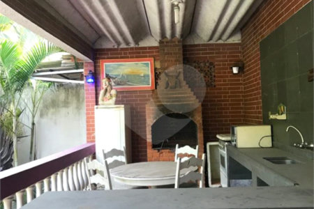Casa à venda com 4 quartos, sendo 1 suíte, em Senador Vasconcelos, Rio de Janeiro, RJ