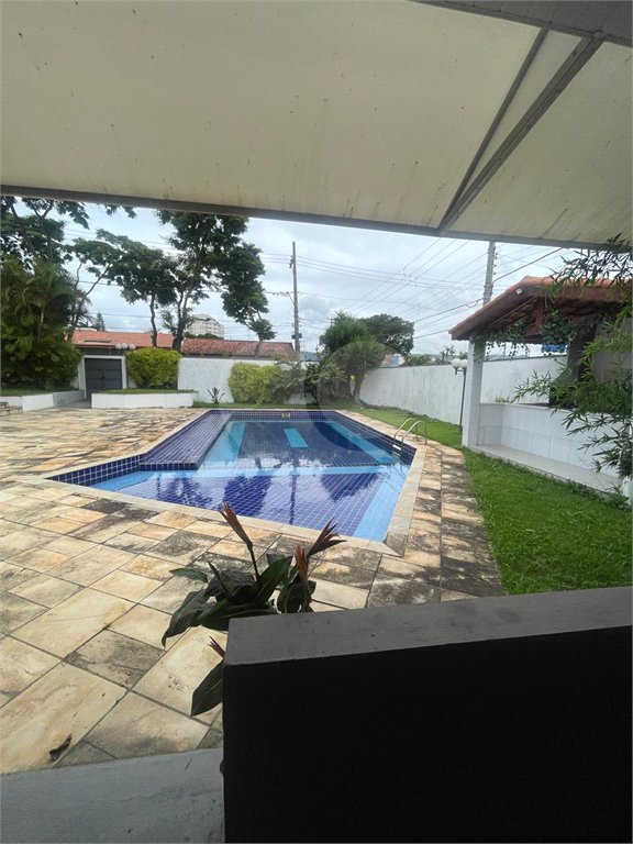 Sobrado à venda com 3 quartos, sendo 1 suíte,  em Jardim Armênia, Mogi das Cruzes, SP