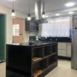Casa à venda com 4 quartos, sendo 2 suítes, no condomínio Terras de São Francisco, Vinhedo - SP