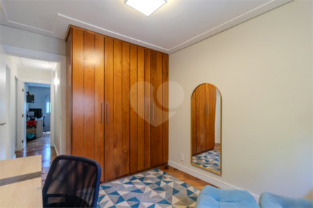 Casa à venda com 5 quartos, sendo 3 suítes, no condomínio Boulevard Saint Michael, São Paulo - SP