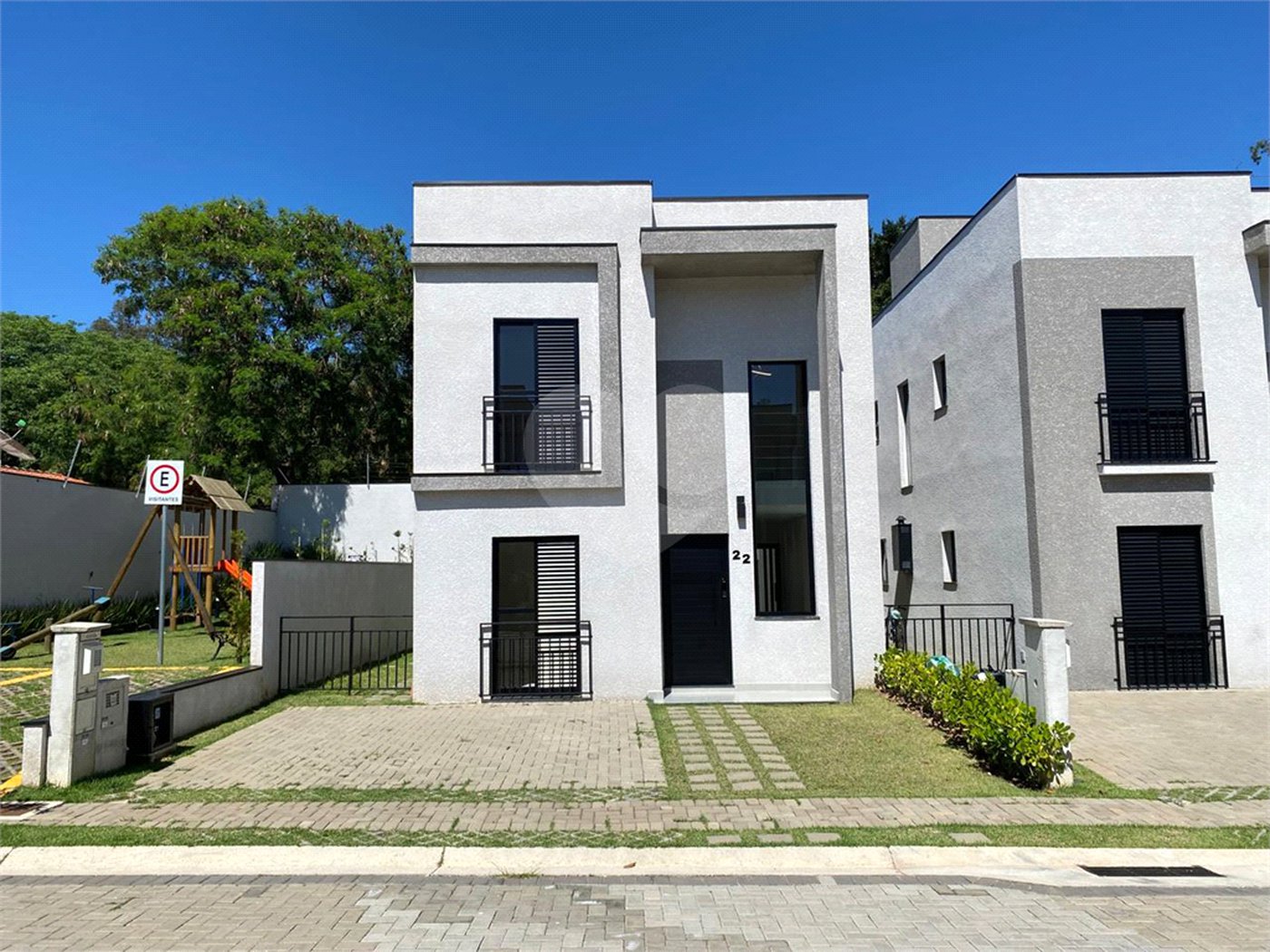 Casa à venda com 3 suítes no condomínio Villaggio Maranello, Vinhedo - SP