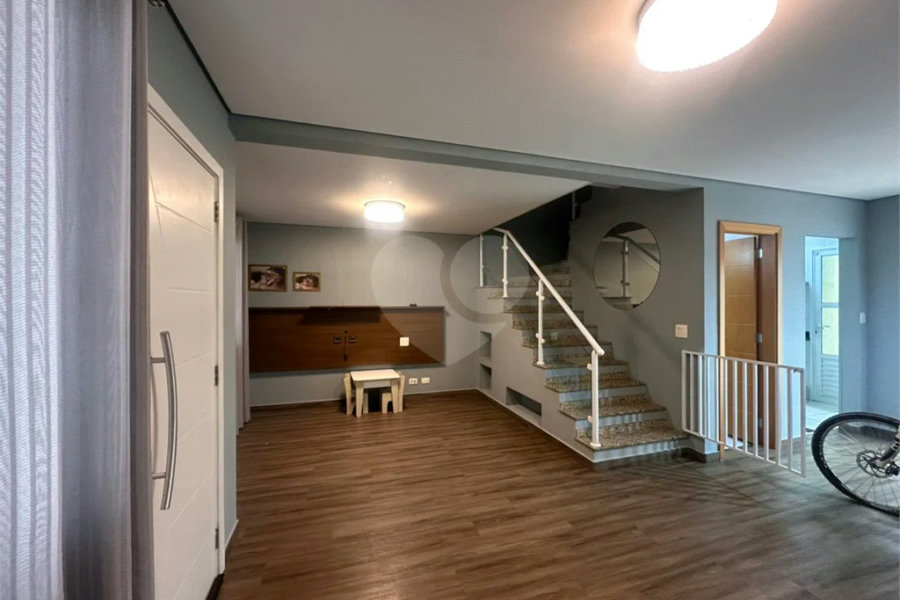Casa de Condomínio com 3 Quartos e 2 banheiros à Venda, 311 m² por R$ 750.000