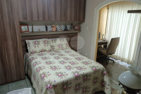 Casa à venda com 3 quartos, sendo 2 suítes, em Vila Flávio, Mogi das Cruzes, SP
