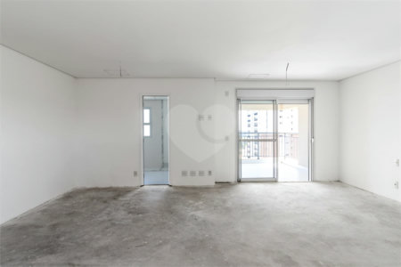 Triplex à venda com 4 suítes em Anhangabaú, Jundiaí, SP