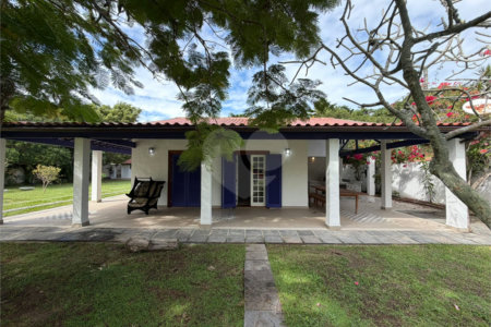 Casa à venda com 4 quartos, sendo 2 suítes, em Ogiva, Cabo Frio, RJ