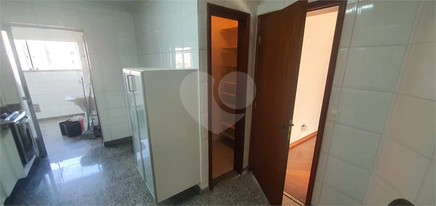 Apartamento à venda com 3 quartos, sendo 1 suíte, em Vila Paulicéia, São Paulo, SP