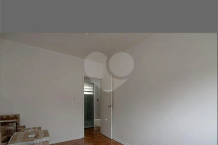 Apartamento à venda com 3 quartos, sendo 1 suíte,  em Aclimação, São Paulo, SP