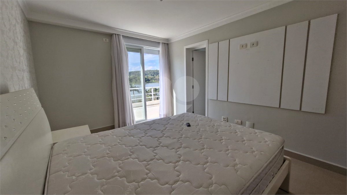Casa à venda ou para alugar com 5 quartos, sendo 4 suítes, no condomínio Shamballa II, Atibaia - SP