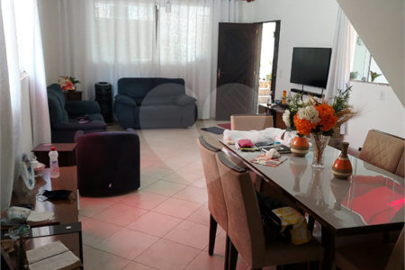 Casa à venda com 4 quartos, sendo 1 suíte, em Vila Pirajussara, São Paulo, SP