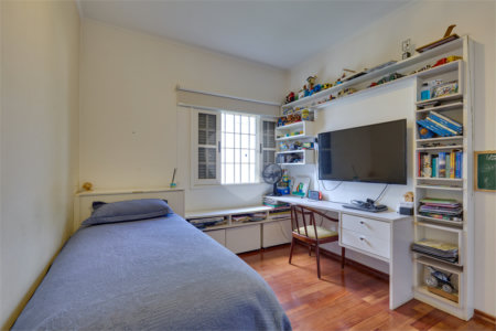 Casa Térrea à venda com 3 quartos, sendo 1 suíte, em Interlagos, São Paulo, SP