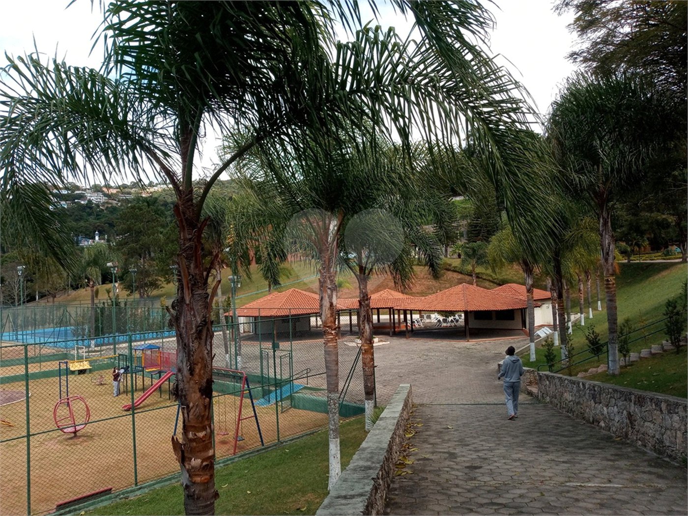 Casa à venda ou para alugar com 3 quartos, sendo 1 suíte, no condomínio Alpes de Caieiras, Caieiras - SP