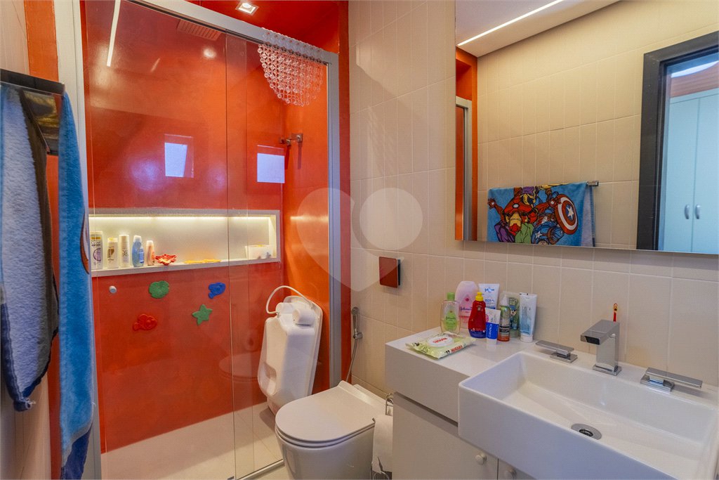 Casa à venda com 5 suítes no condomínio Vale da Santa Fé, Vinhedo - SP