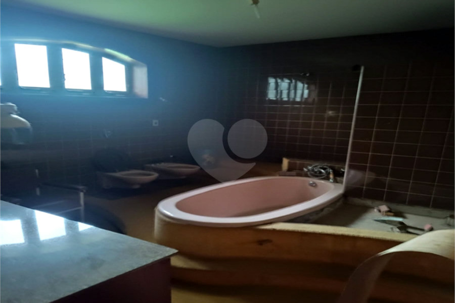 Casa à venda com 4 quartos, sendo 2 suítes, no condomínio Associação Reserva das Hortênsias, Mairiporã - SP