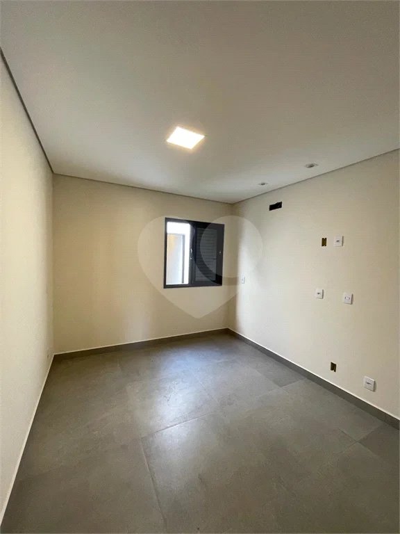 Casa à venda com 3 quartos, sendo 1 suíte,  em Portal do Bosque, Louveira, SP